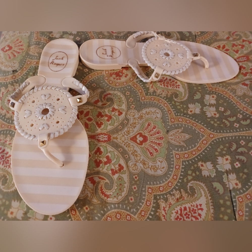 Jack Rogers 11 women's beige white sandals flats shoes